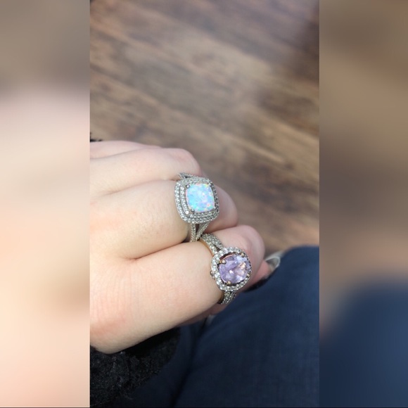 Two Size 7 Rings - Picture 1 of 1